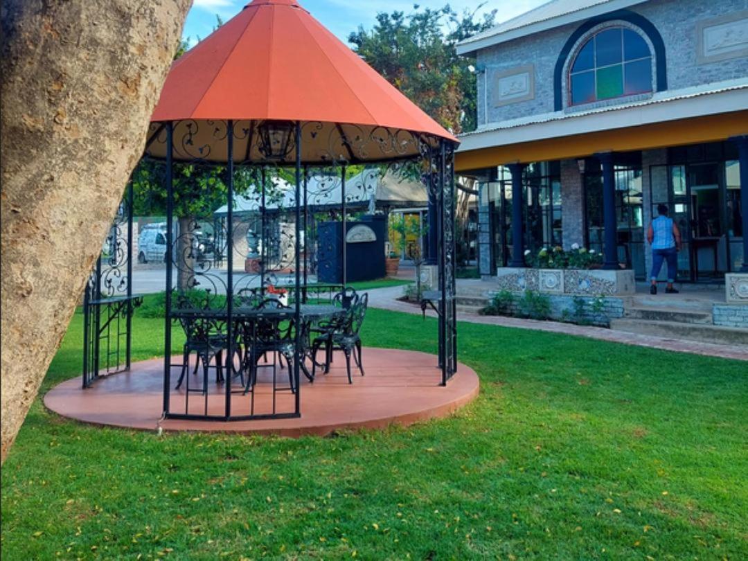 Art And Soul Restaurant, Accommodation, French Bar And Art Gallery Parys Ngoại thất bức ảnh